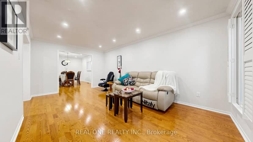 2027 Roy Ivor Crescent — photo 7 of 40