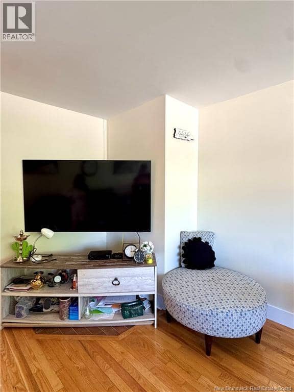 240 Alexander Street — photo 8 of 40