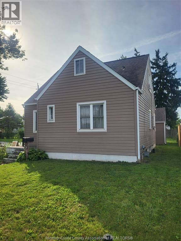 591 Charlotte — photo 3 of 25
