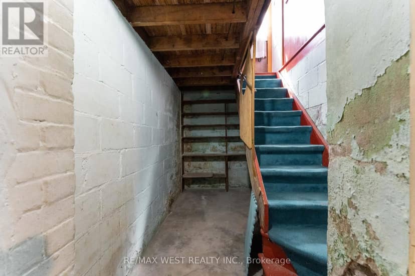 1311 King Street W — photo 39 of 40