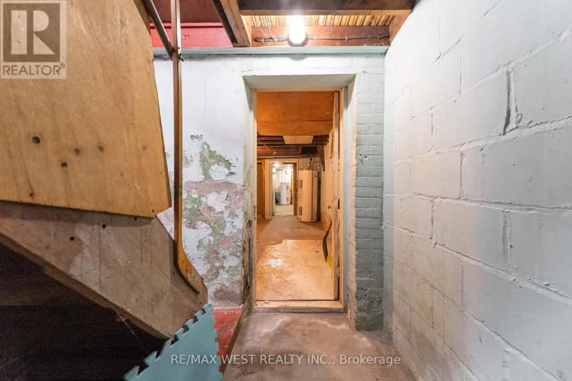1311 King Street W — photo 40 of 40