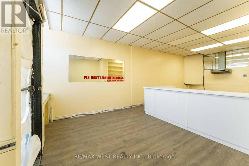 1311 King Street W — photo 15 of 40