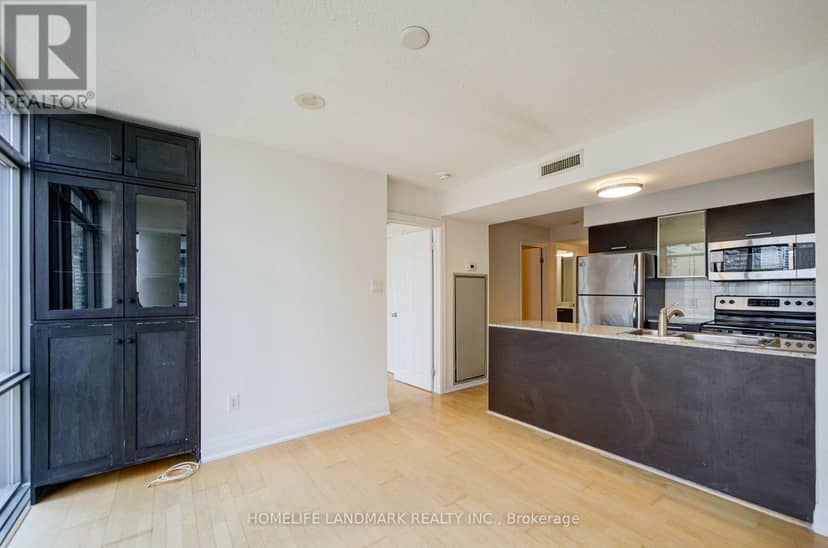 1508 - 38 Grenville Street — photo 14 of 31