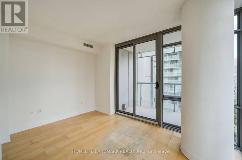 1508 - 38 Grenville Street — photo 15 of 31