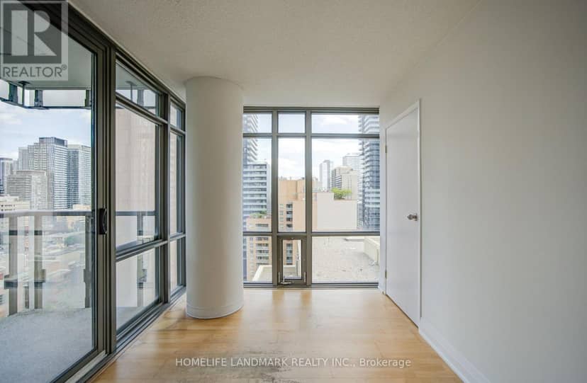 1508 - 38 Grenville Street — photo 16 of 31
