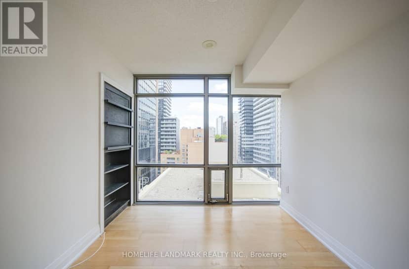 1508 - 38 Grenville Street — photo 18 of 31