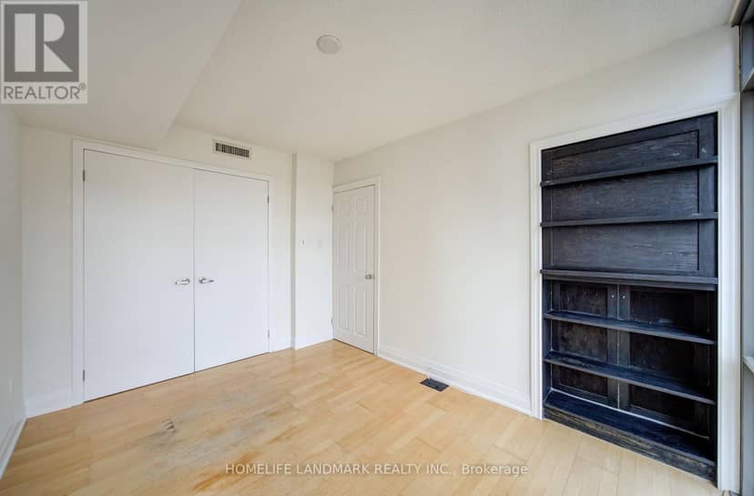 1508 - 38 Grenville Street — photo 20 of 31