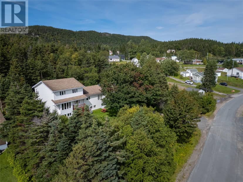 33 Harbour Drive — photo 4 of 40