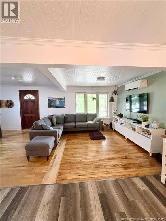 22 21e Avenue — photo 4 of 25