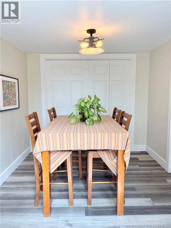 22 21e Avenue — photo 8 of 25