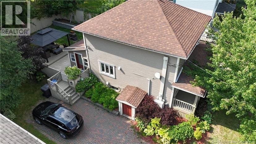 22 21e Avenue — photo 25 of 25