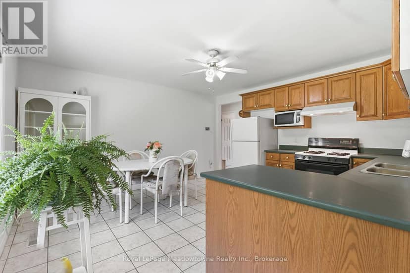 7053 Appleby Line — photo 34 of 40