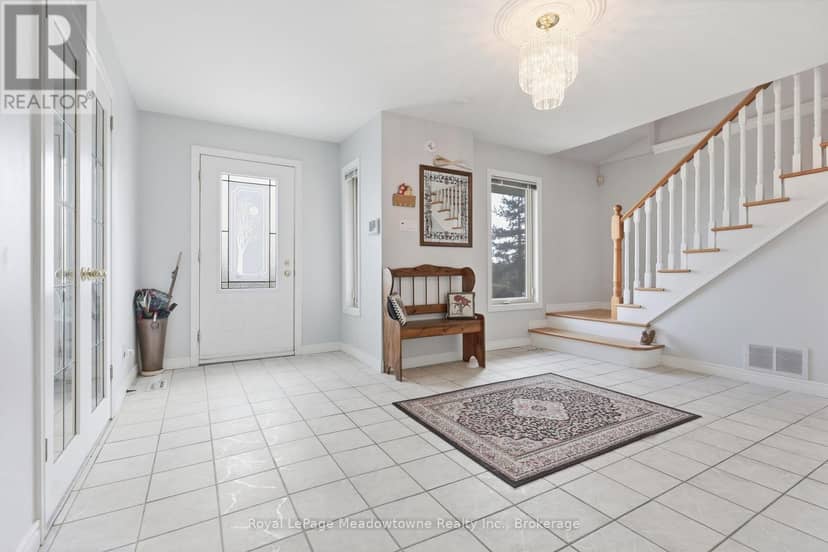 7053 Appleby Line — photo 9 of 40