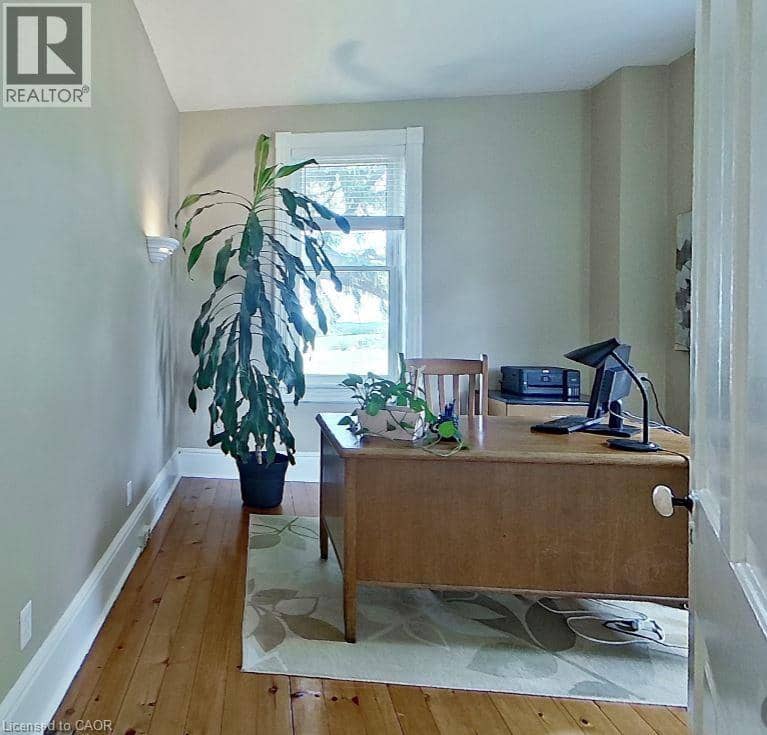 806848 Oxford Road 29 — photo 20 of 28