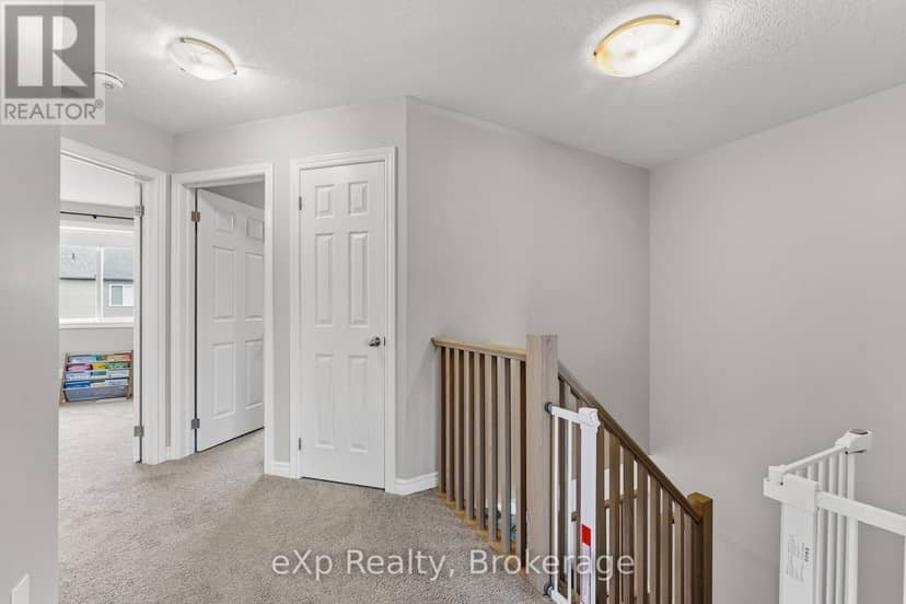 27 Robertson Drive — photo 21 of 40