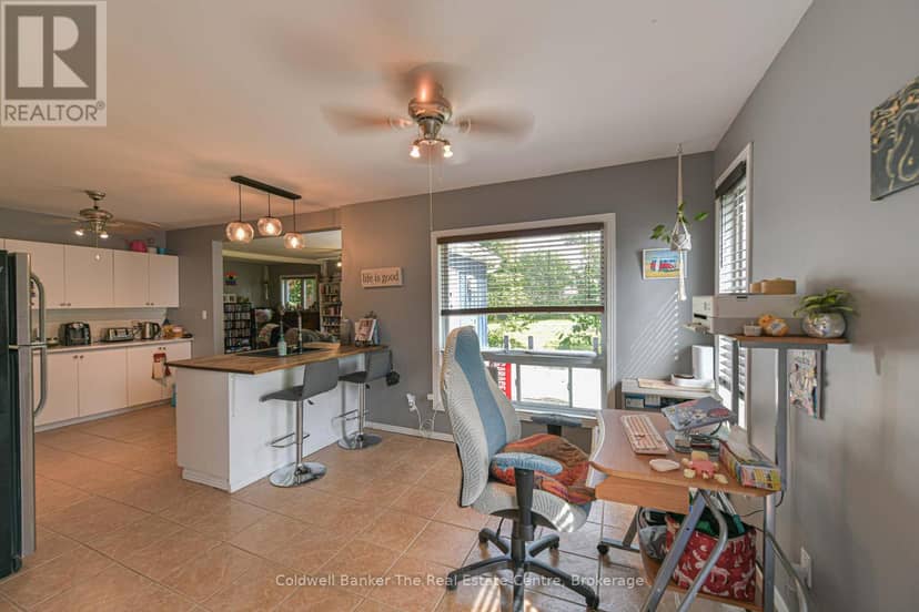 260 Violet Street — photo 3 of 26