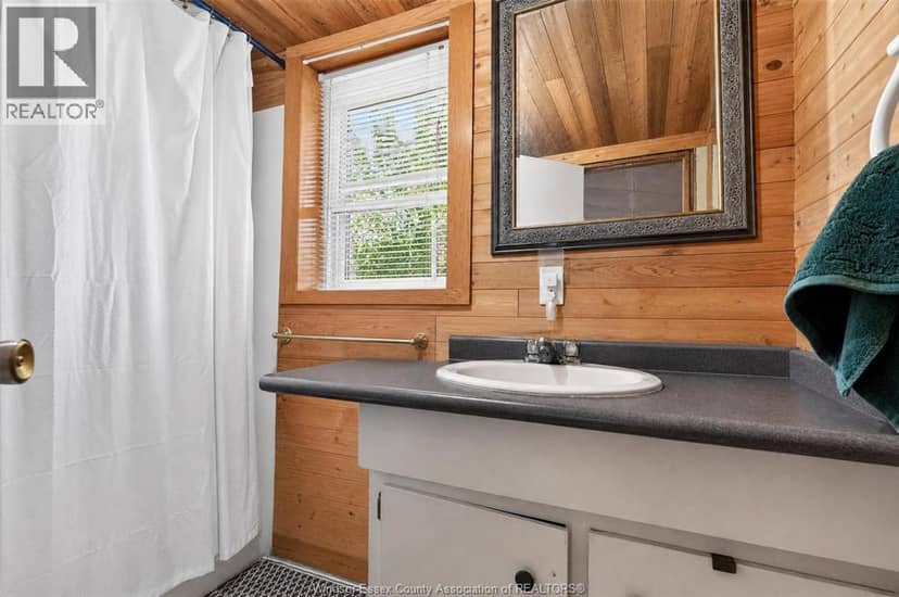 319-323 Wallace Street — photo 18 of 40