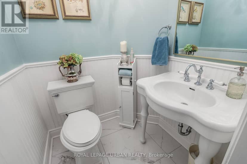 157 - 1995 Royal Road — photo 15 of 32