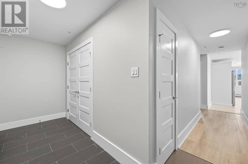 502 15 Kings Wharf Place — photo 24 of 32