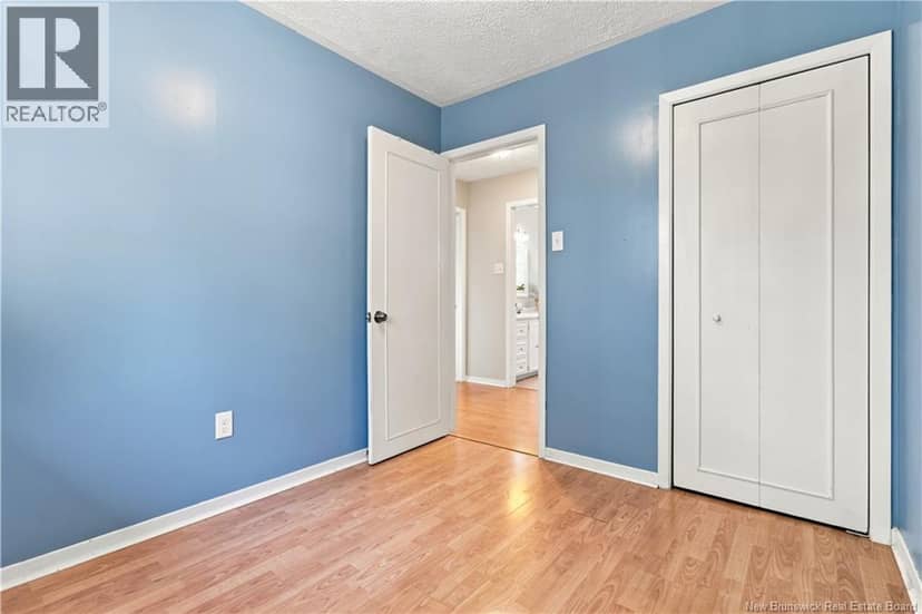 117 Confederation Avenue — photo 19 of 40
