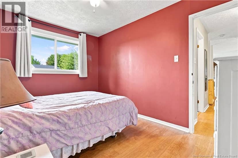 117 Confederation Avenue — photo 21 of 40
