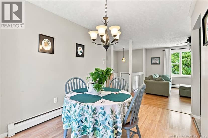 117 Confederation Avenue — photo 10 of 40