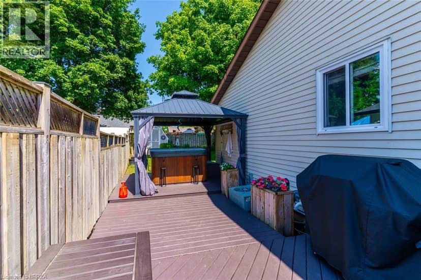 12 PONYTRAIL Drive, Brantford, photo 7