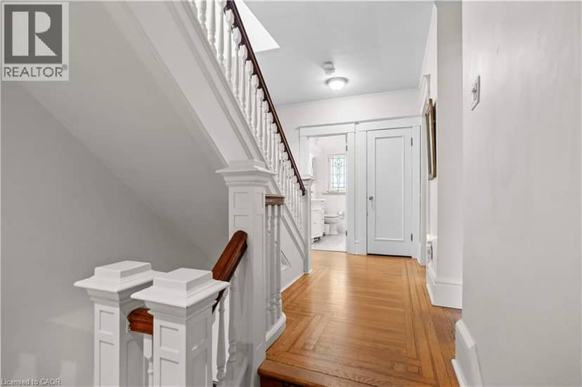 247 MACNAB Street S — photo 19 of 40