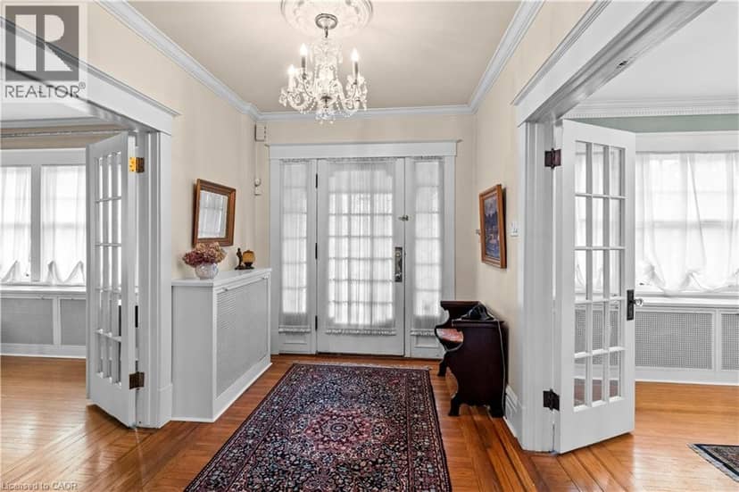247 MACNAB Street S, Hamilton, photo 4