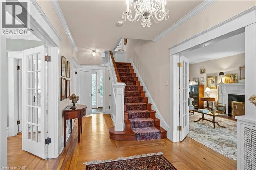 247 MACNAB Street S, Hamilton, photo 5