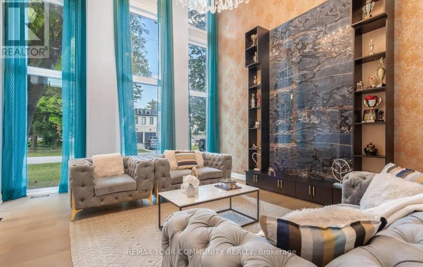 606 Stephens Crescent — photo 7 of 40