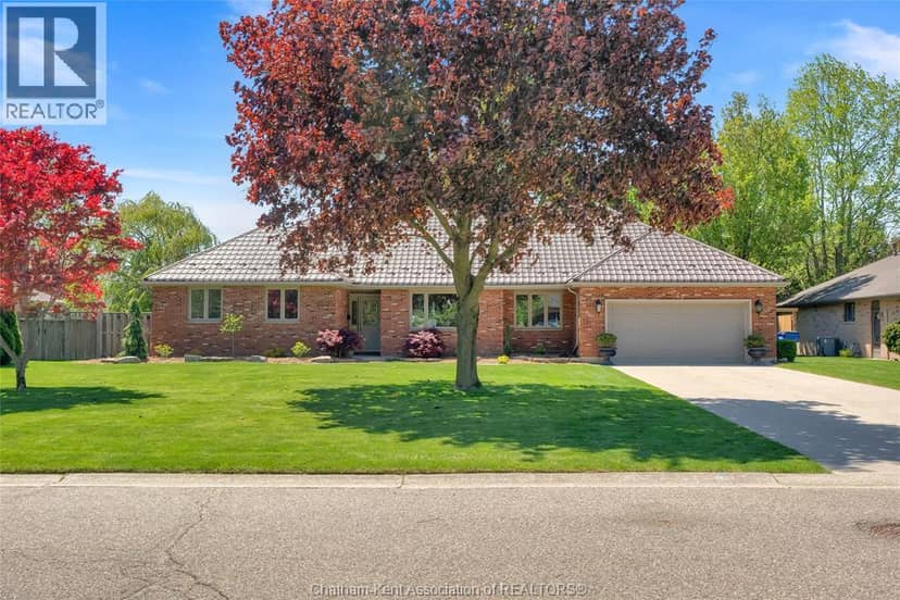 27 Cramar CRESCENT — photo 1 of 40