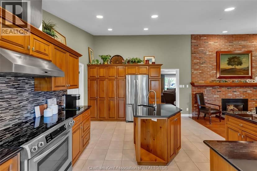 27 Cramar CRESCENT — photo 13 of 40