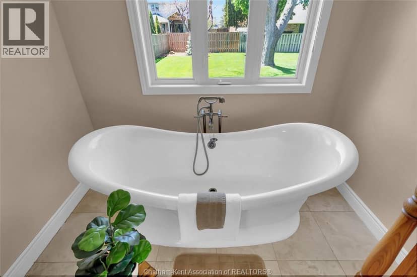 27 Cramar CRESCENT — photo 21 of 40