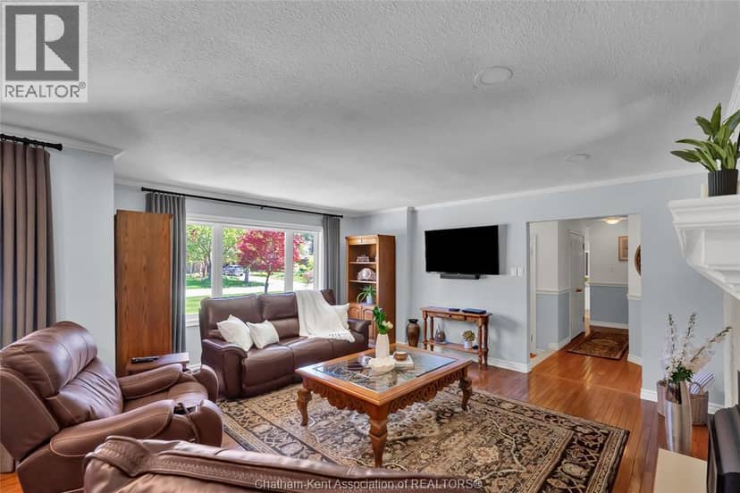 27 Cramar CRESCENT — photo 4 of 40