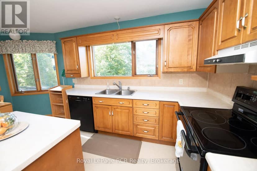 9870 Creek Road — photo 33 of 40