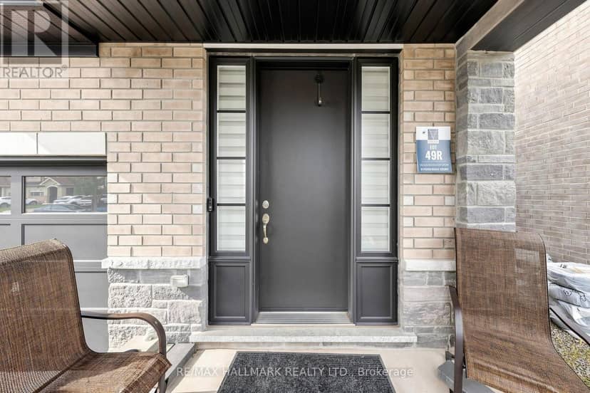 6 Peter Hogg Court, Whitby, photo 2