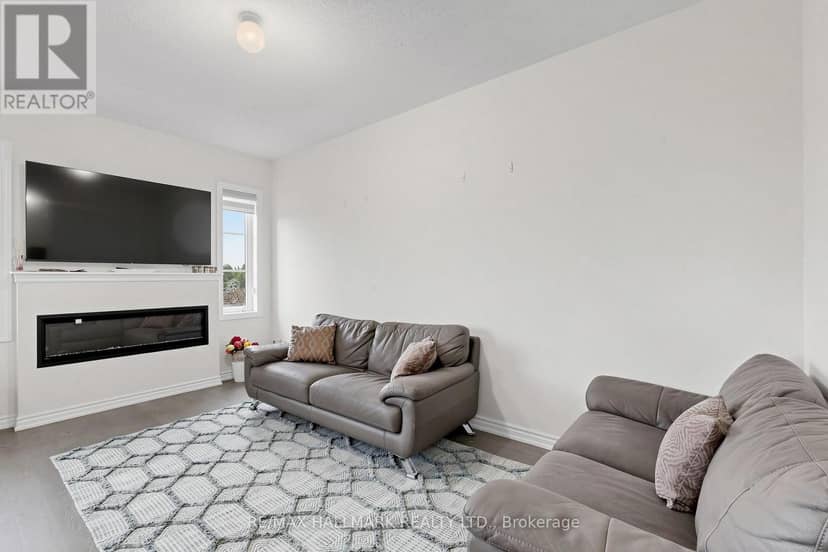 6 Peter Hogg Court, Whitby, photo 7