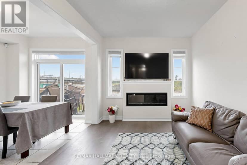 6 Peter Hogg Court, Whitby, photo 6