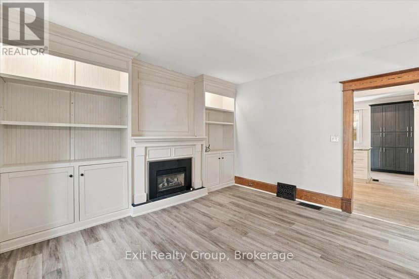 185 Foster Avenue — photo 12 of 39