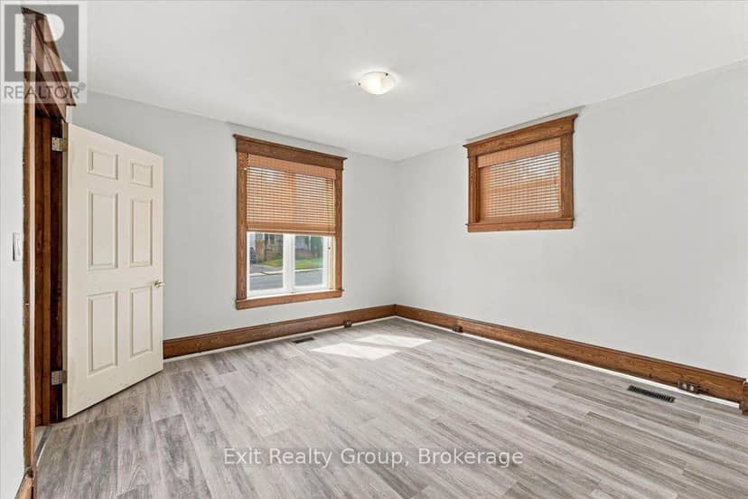 185 Foster Avenue — photo 14 of 39
