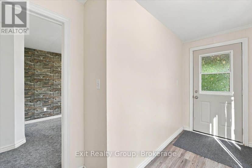 185 Foster Avenue — photo 17 of 39