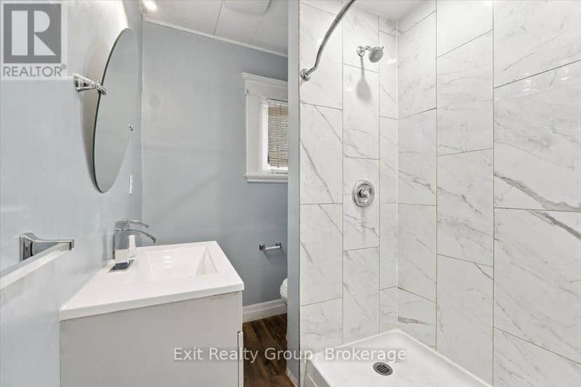 185 Foster Avenue — photo 24 of 39