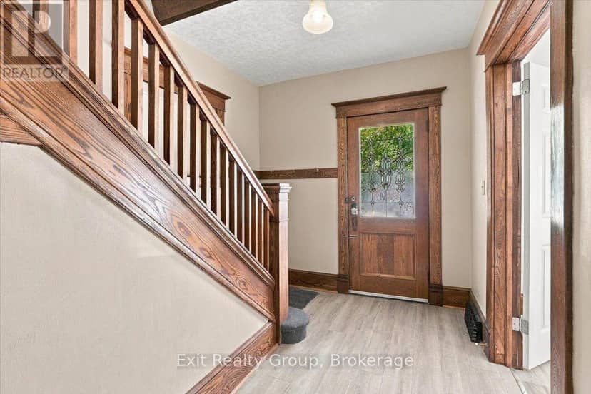 185 Foster Avenue — photo 3 of 39