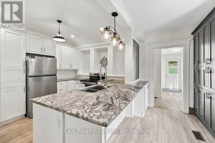 185 Foster Avenue — photo 8 of 39