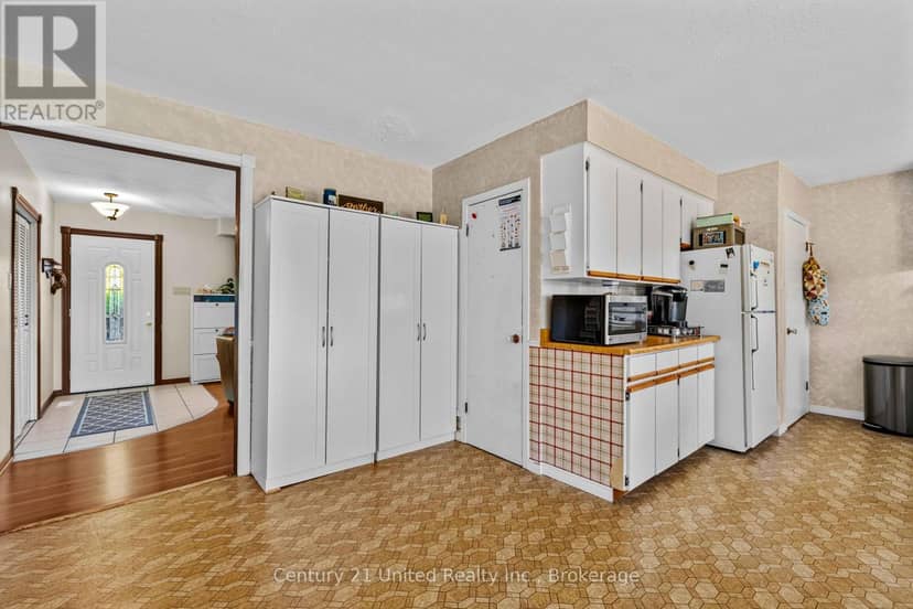 768 Cottingham Road — photo 7 of 40