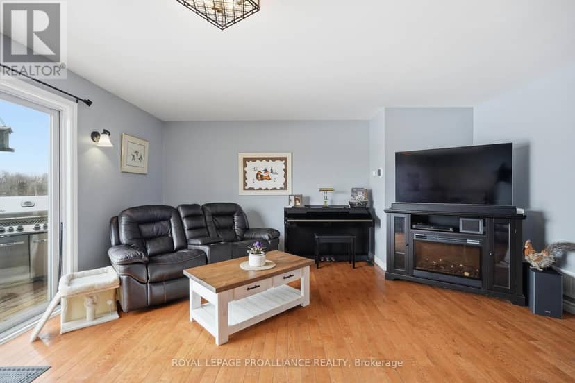 4395 Highway 7 — photo 9 of 40