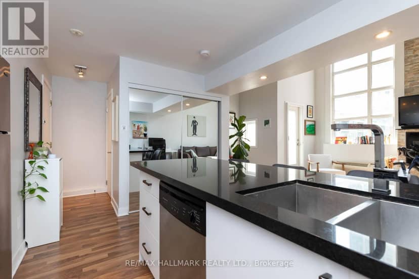 314 - 21 Earl Street — photo 11 of 27