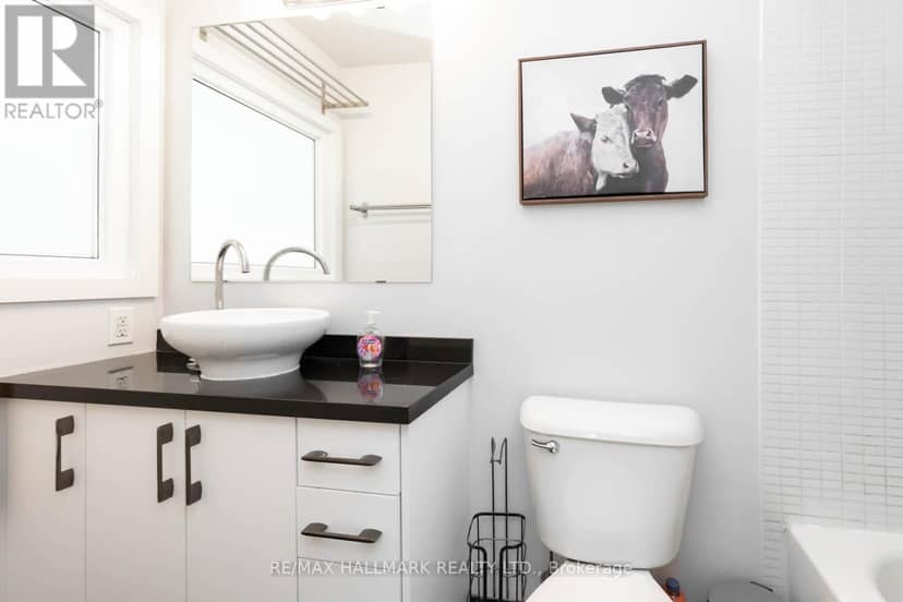 314 - 21 Earl Street — photo 19 of 27