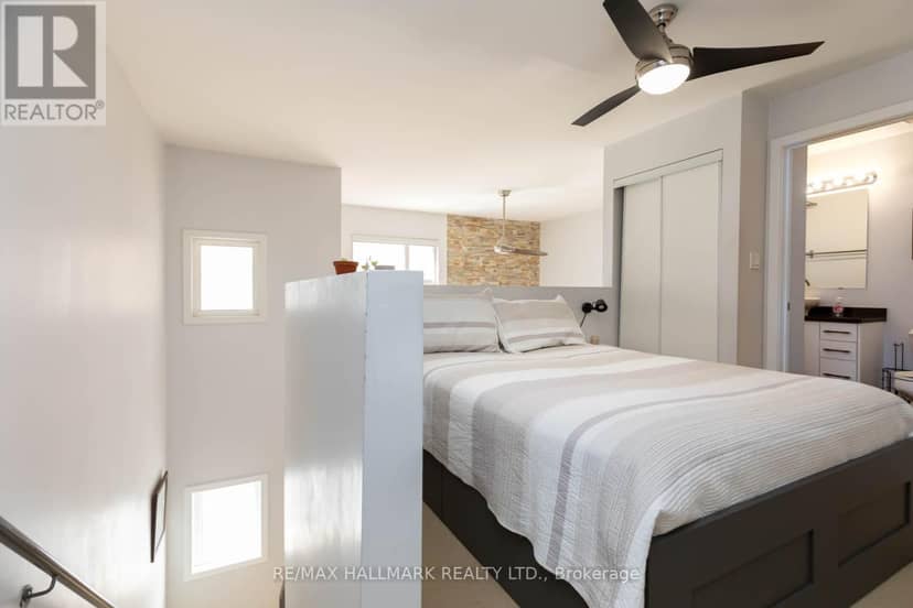 314 - 21 Earl Street — photo 20 of 27